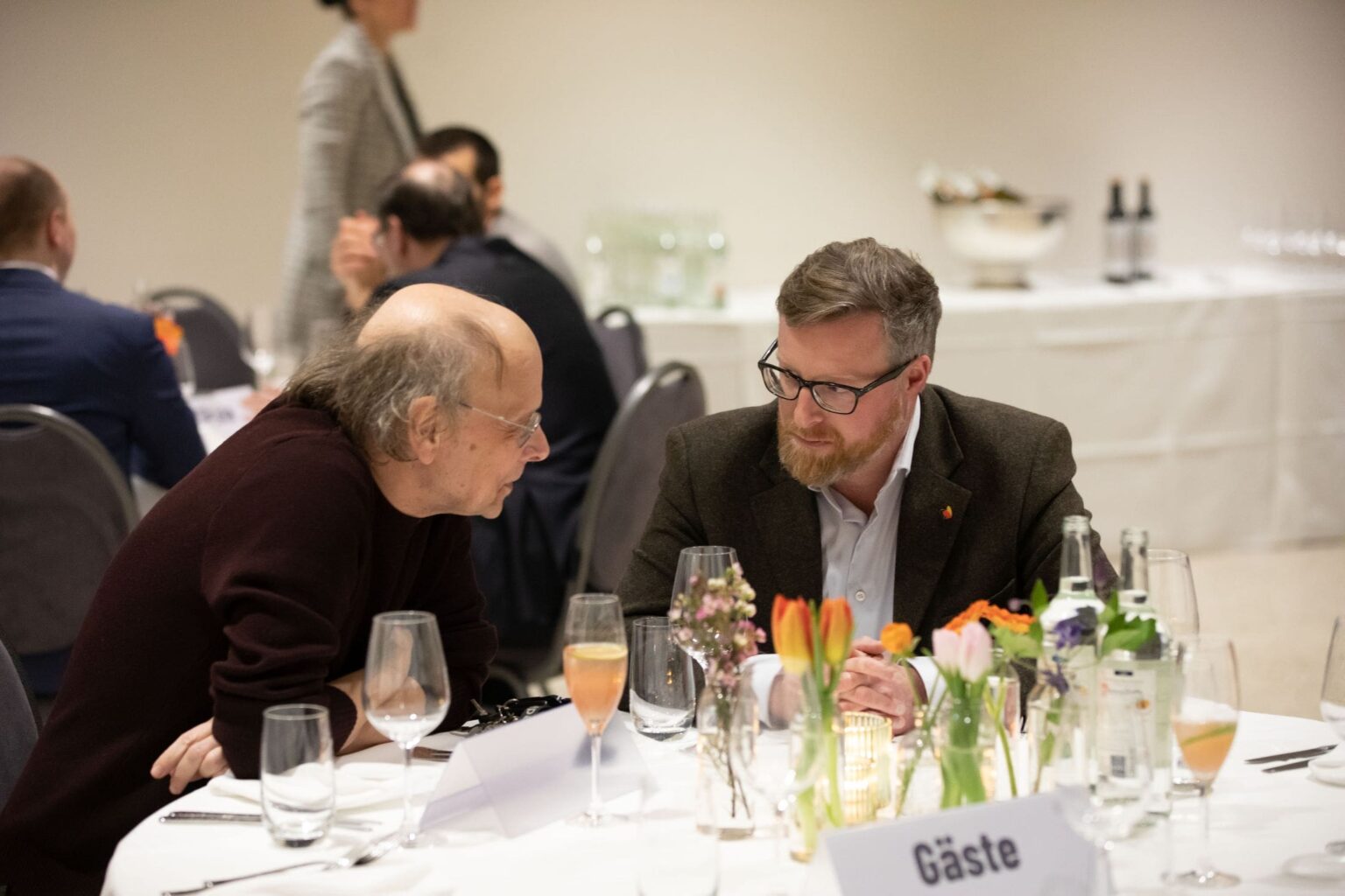 BZ-Hauptstadtkorrespondent Michael Ahlers und der AfD-Abgeordnete Alfred Danneberg (v.l.)